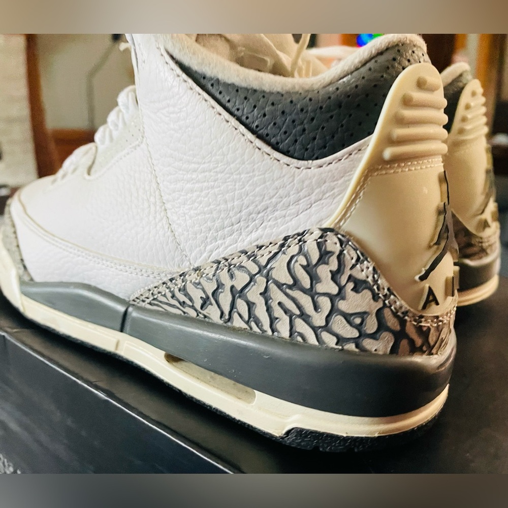 Nike Jordan 3 “Hide and Seek”
6Y-7.5W
$59
Original box,sticker and hang tag. - Picture 7 of 15